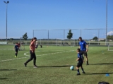 Laatste training S.K.N.W.K. JO8-1 (partijtje tegen de ouders) van maandag 2 juni 2025 (3/123)